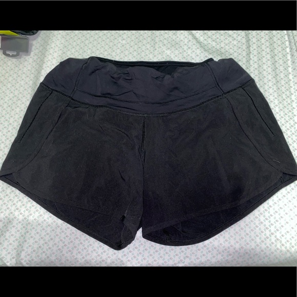 Lululemon Shorts Size 6 - Picture 2 of 3